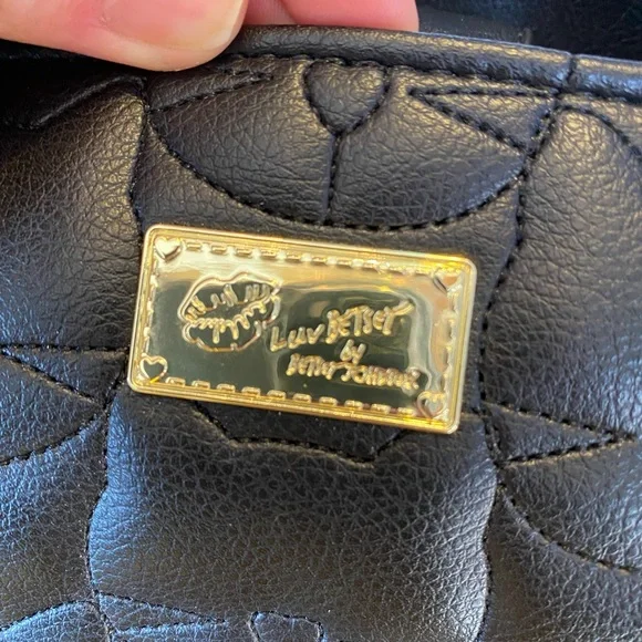 ❌SOLD🏷️Luv Betsey Johnson Kitty Cat Quilted Black And White Vegan Crossbody Bag - Picture 5 of 13